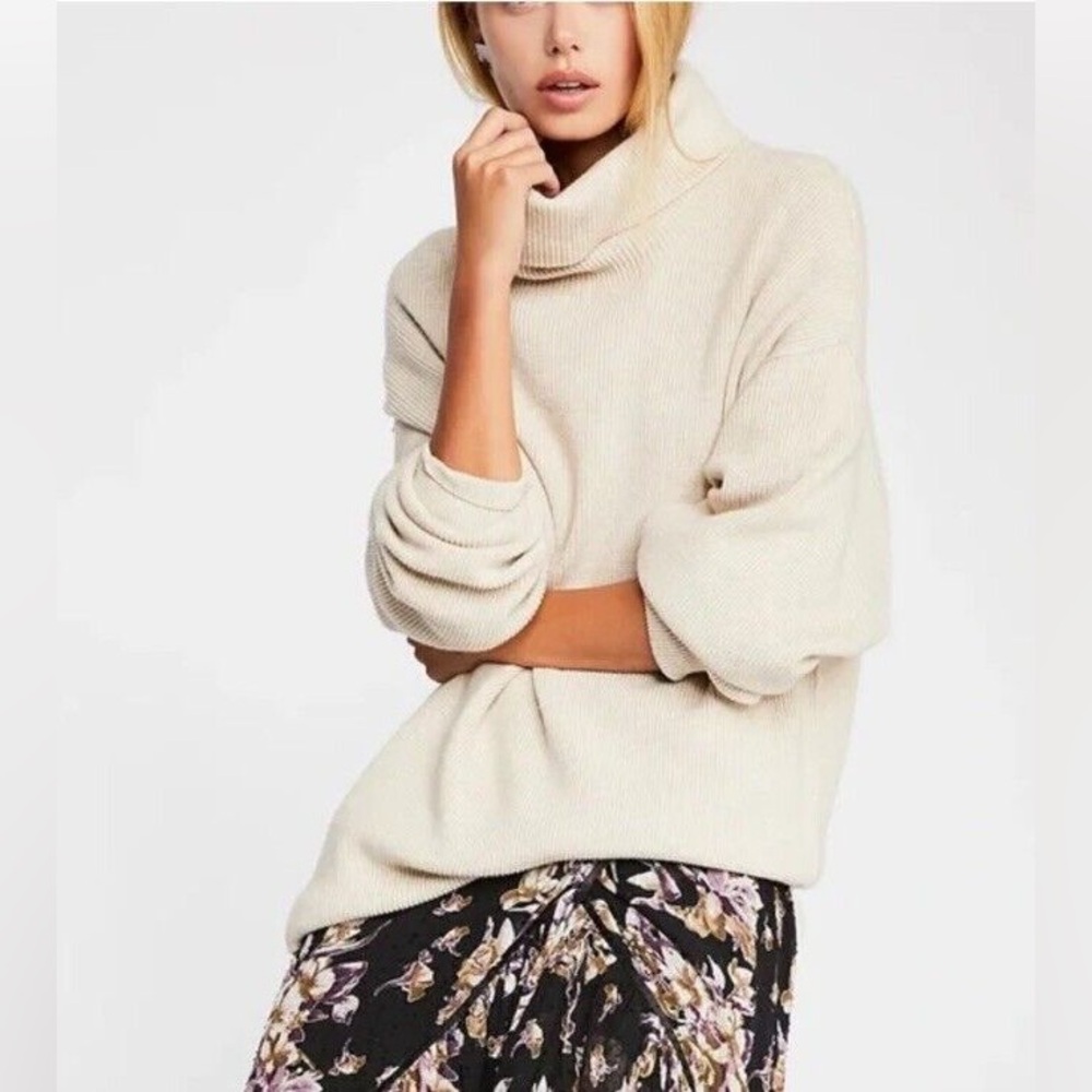 Free People MEDIUM Softly Structured Tunic Sweater in Oatmeal